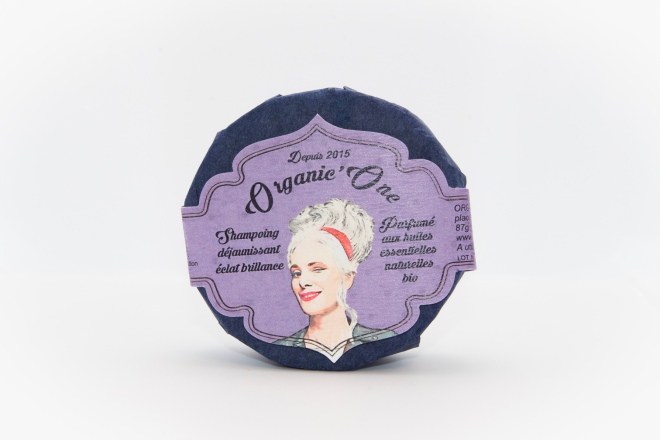 shampoing-solide-gheuveux-gris Shampoing solide pourcheveux gris parfumé au lavandin de Provence.